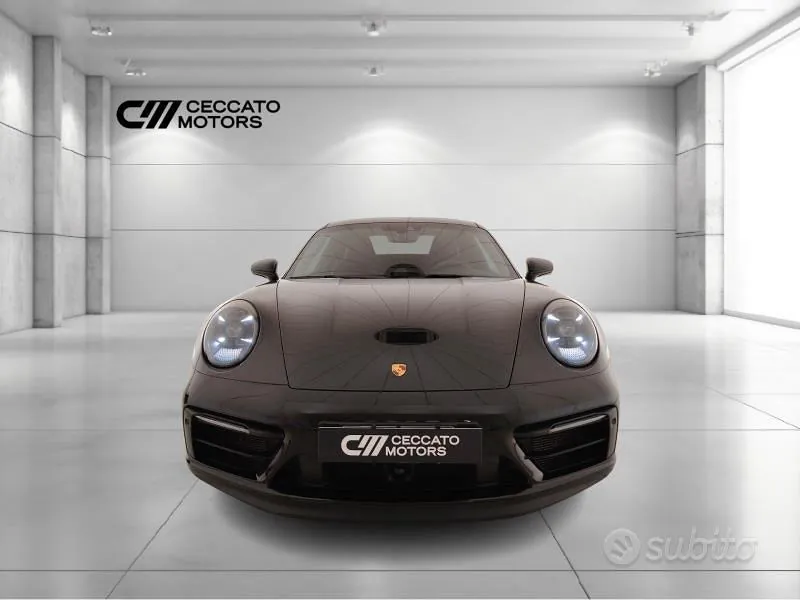 Porsche 911 2023 photo 2