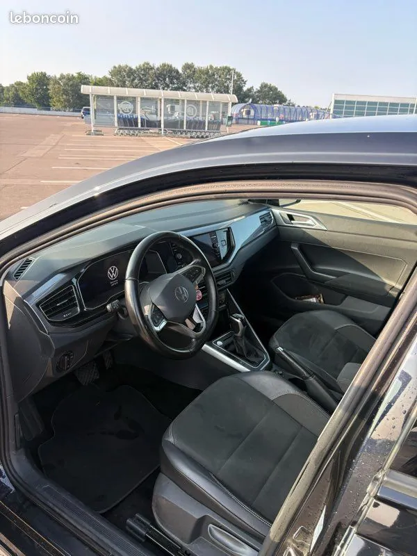 Volkswagen Polo 2023 photo 2