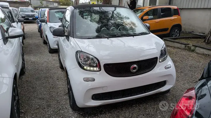 Smart Fortwo 2019 photo 2