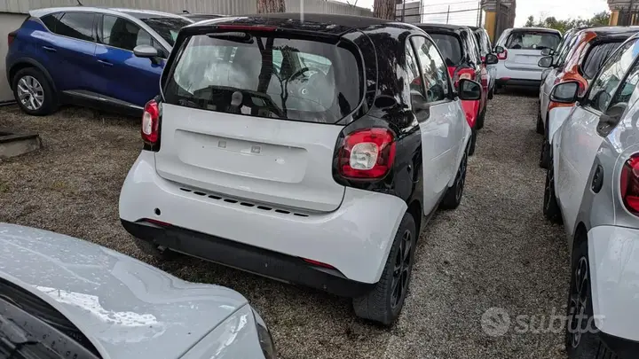 Smart Fortwo 2019 photo 3