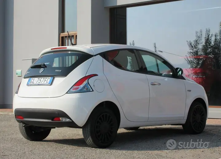 Lancia Ypsilon 2022 photo 3