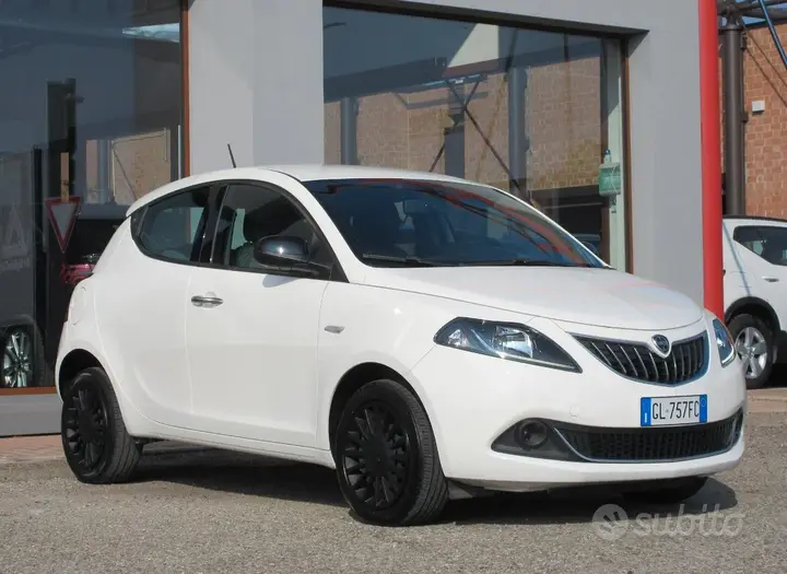 Lancia Ypsilon 2022 photo 2
