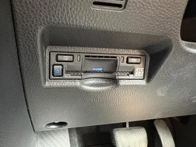 Toyota Voxy 2023 photo 5