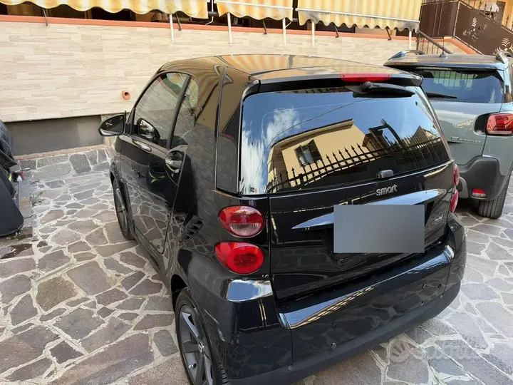 Smart Fortwo 2010 photo 2