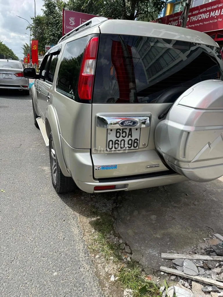 Ford Everest 2010 photo 3
