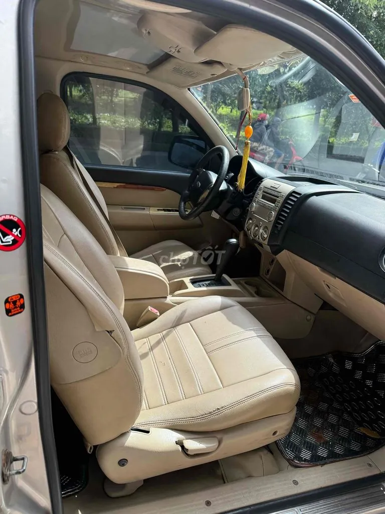 Ford Everest 2010 photo 5