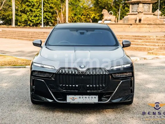 BMW I7 2024 photo 2
