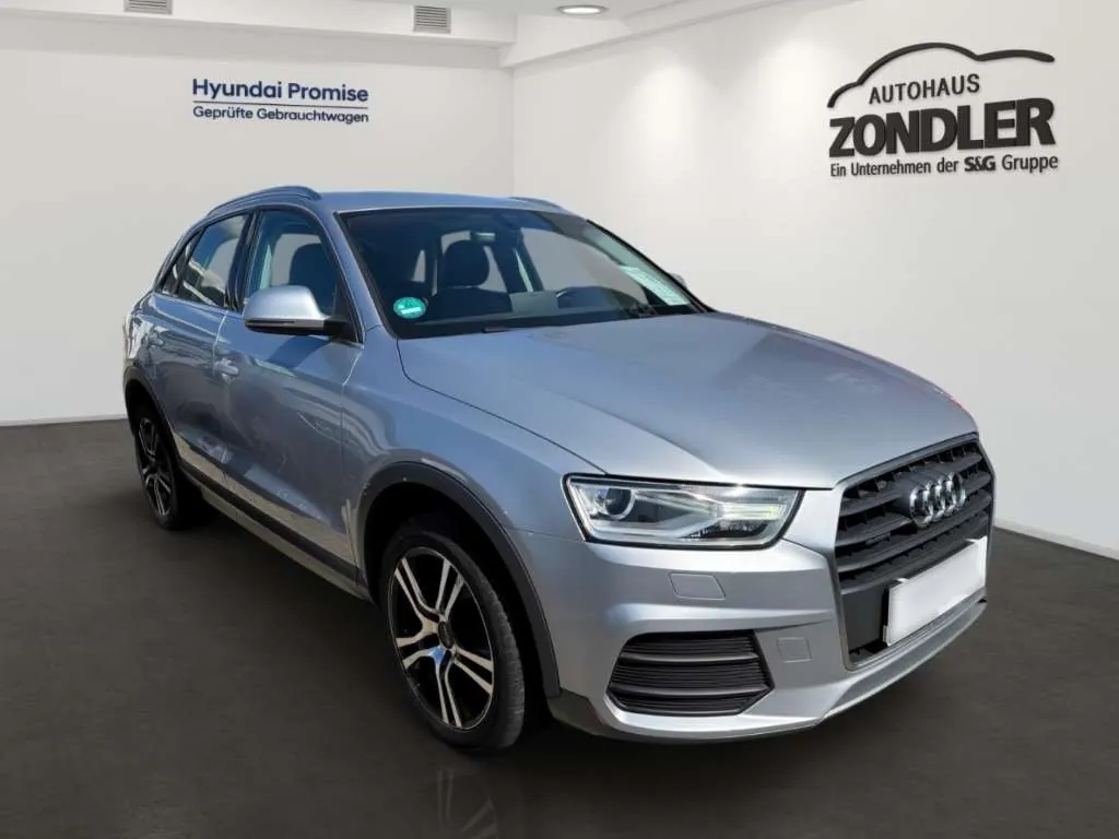 Audi Q3 2016 photo 2