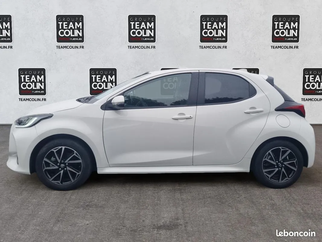 Toyota Yaris 2022 photo 2