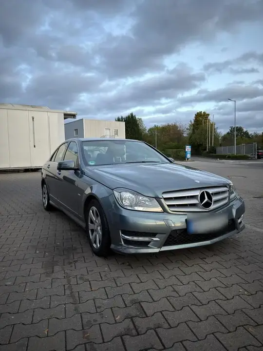 Mercedes-Benz C180