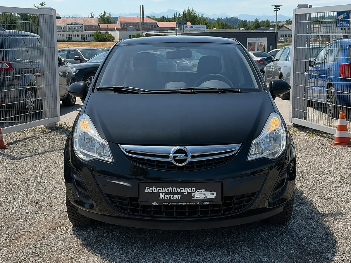 Opel Corsa 2013 photo 2