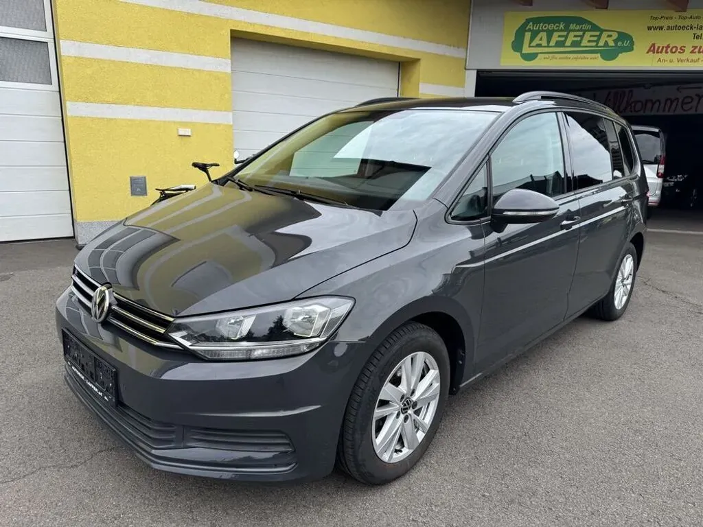 Volkswagen Touran 2019 photo 2