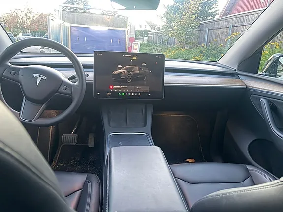 Tesla Model Y 2024 photo 4