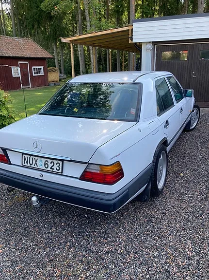 Mercedes-Benz 200 1988 photo 5