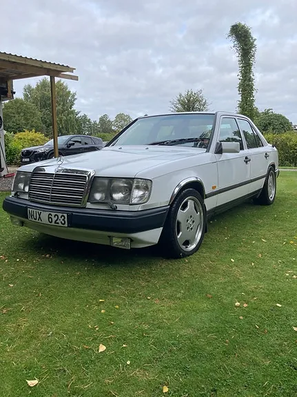 Mercedes-Benz 200 1988 photo 2
