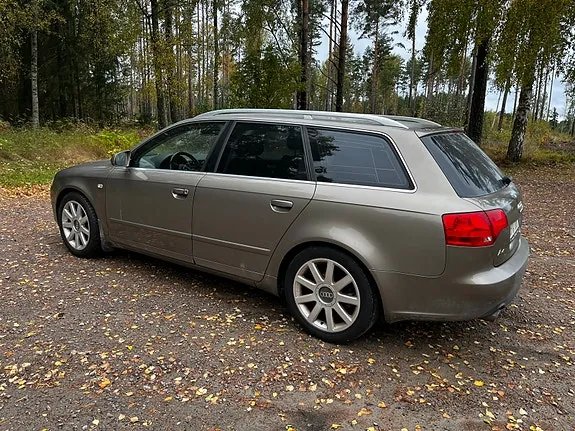 Audi A4 2005 photo 2