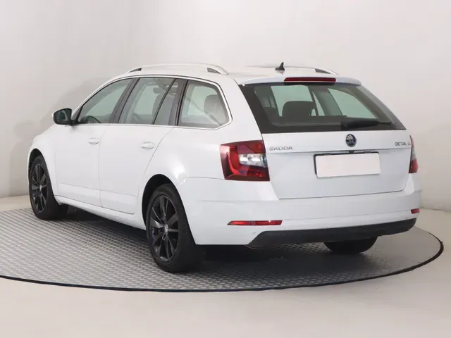 Skoda Octavia 2019 photo 3