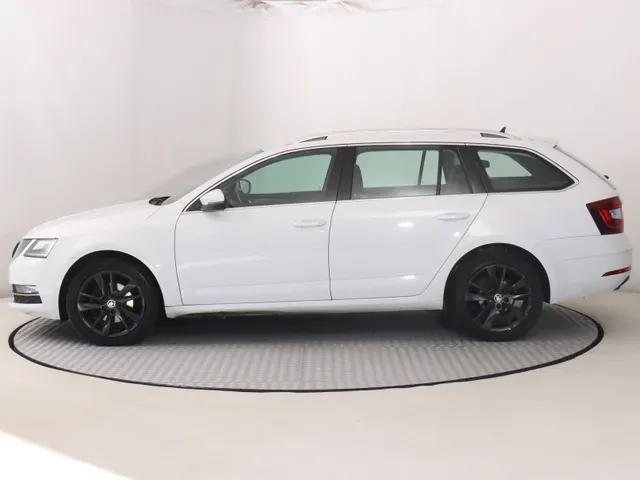 Skoda Octavia 2019 photo 2