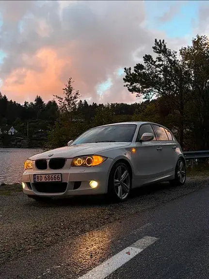 BMW 116D 2010 photo 2