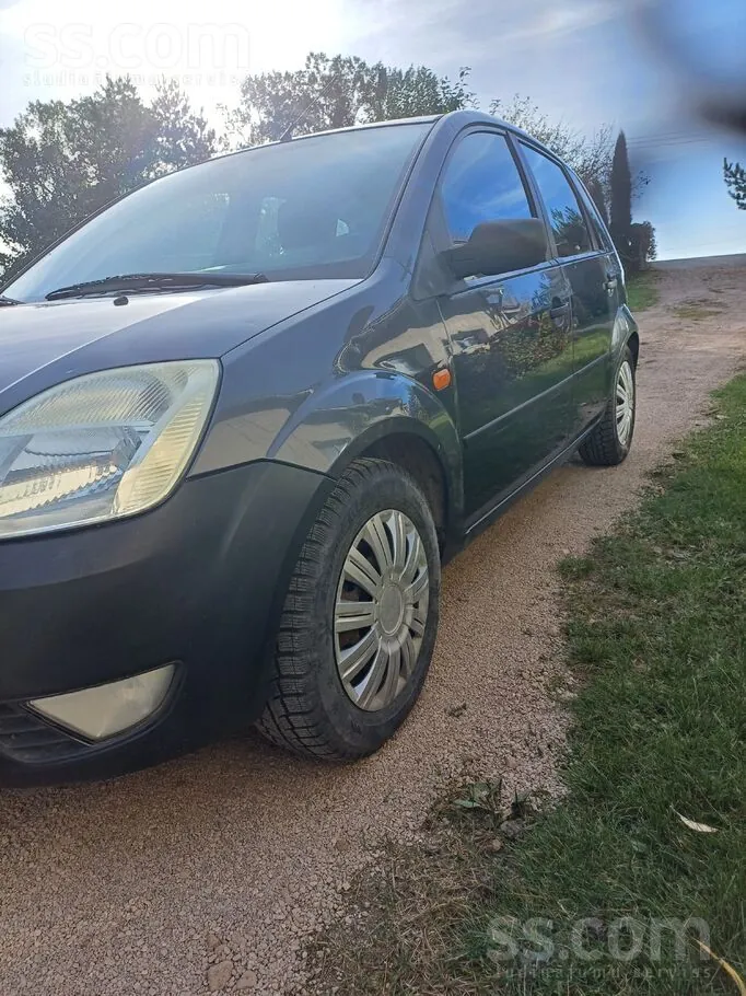 Ford Fiesta 2005 photo 4