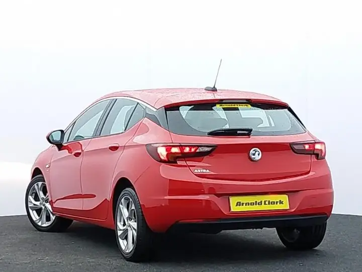 Vauxhall Astra 2017 photo 2