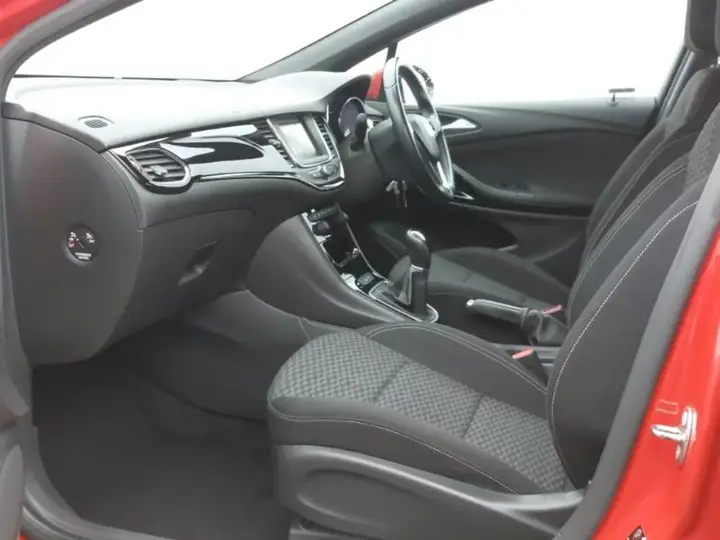 Vauxhall Astra 2017 photo 5