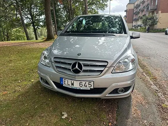 Mercedes-Benz B 180 2010 photo 3