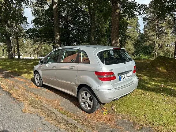 Mercedes-Benz B 180 2010 photo 4