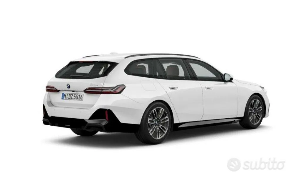BMW 5 Series 2024 photo 2