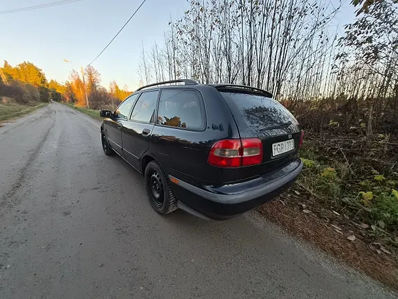 Volvo V40 1998 photo 5