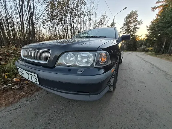 Volvo V40 1998 photo 3