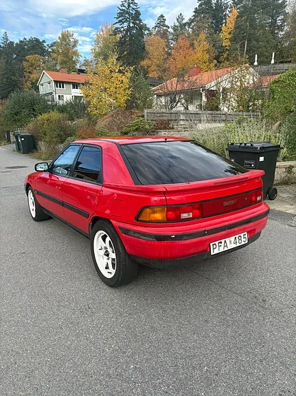 Mazda 323F 1994 photo 3