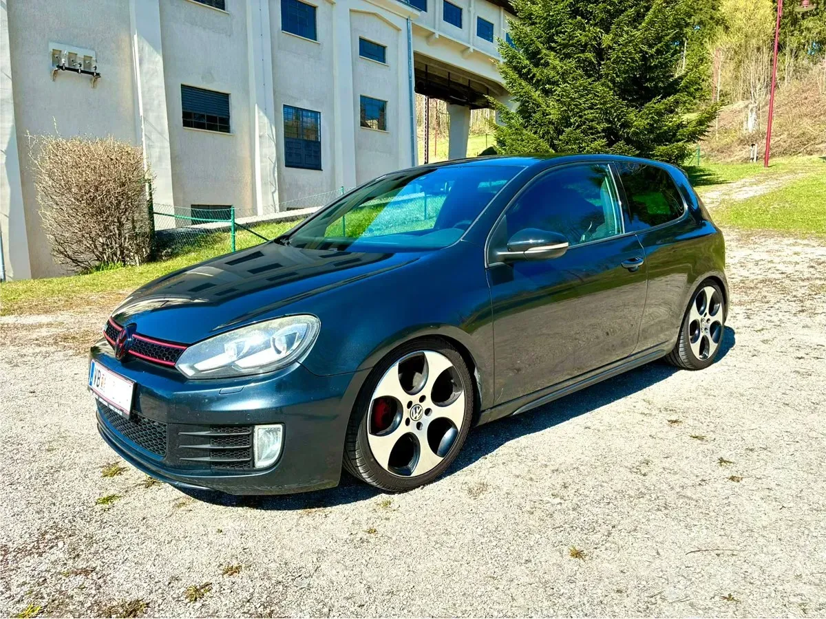 Volkswagen Golf 2009 photo 2