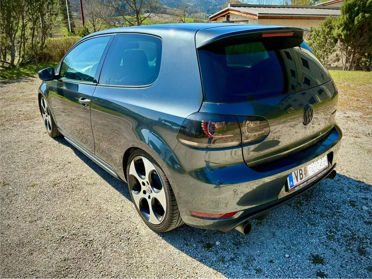 Volkswagen Golf 2009 photo 3