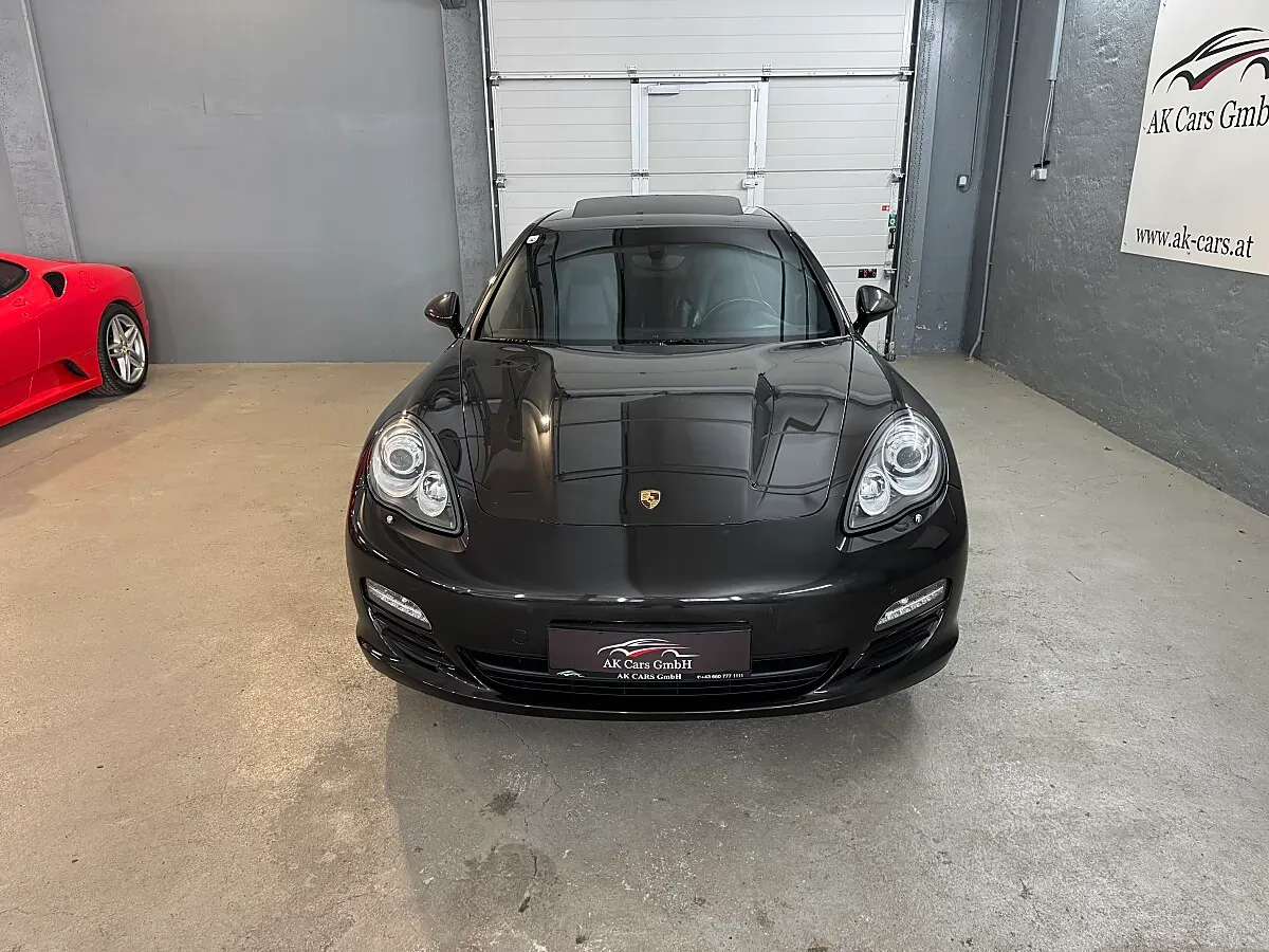 Porsche Panamera 2012 photo 3