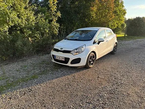 Kia Rio 2013 photo 2