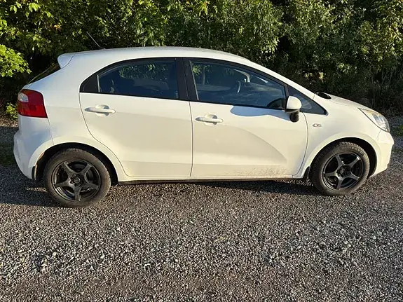 Kia Rio 2013 photo 4