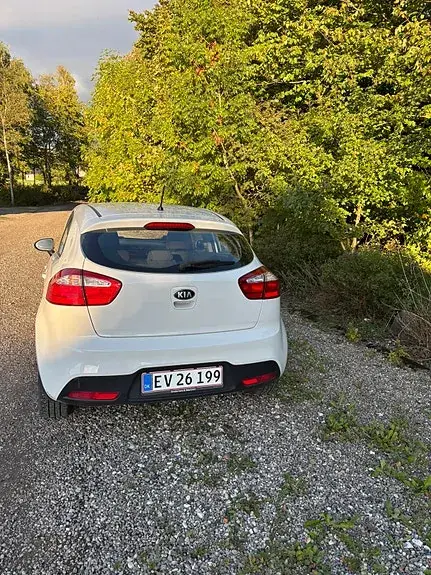 Kia Rio 2013 photo 3
