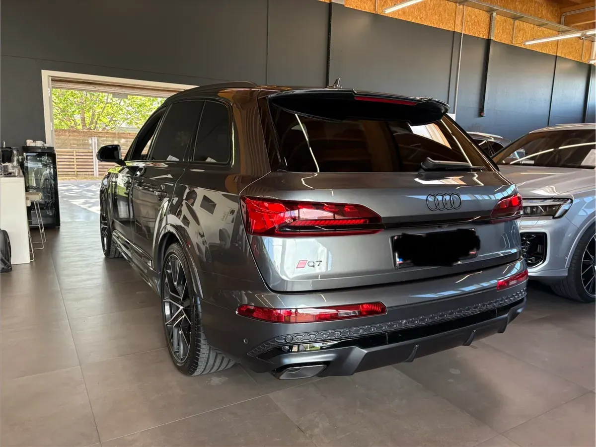 Audi Q7 2024 photo 2