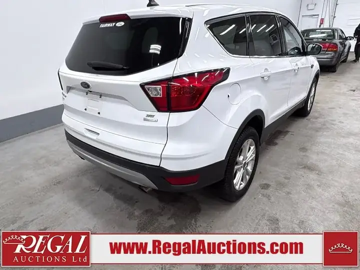 Ford Escape 2019 photo 3