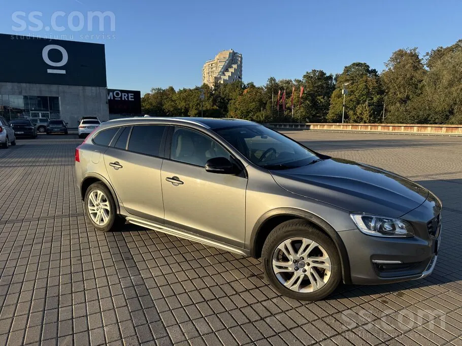 Volvo V60 2016 photo 2