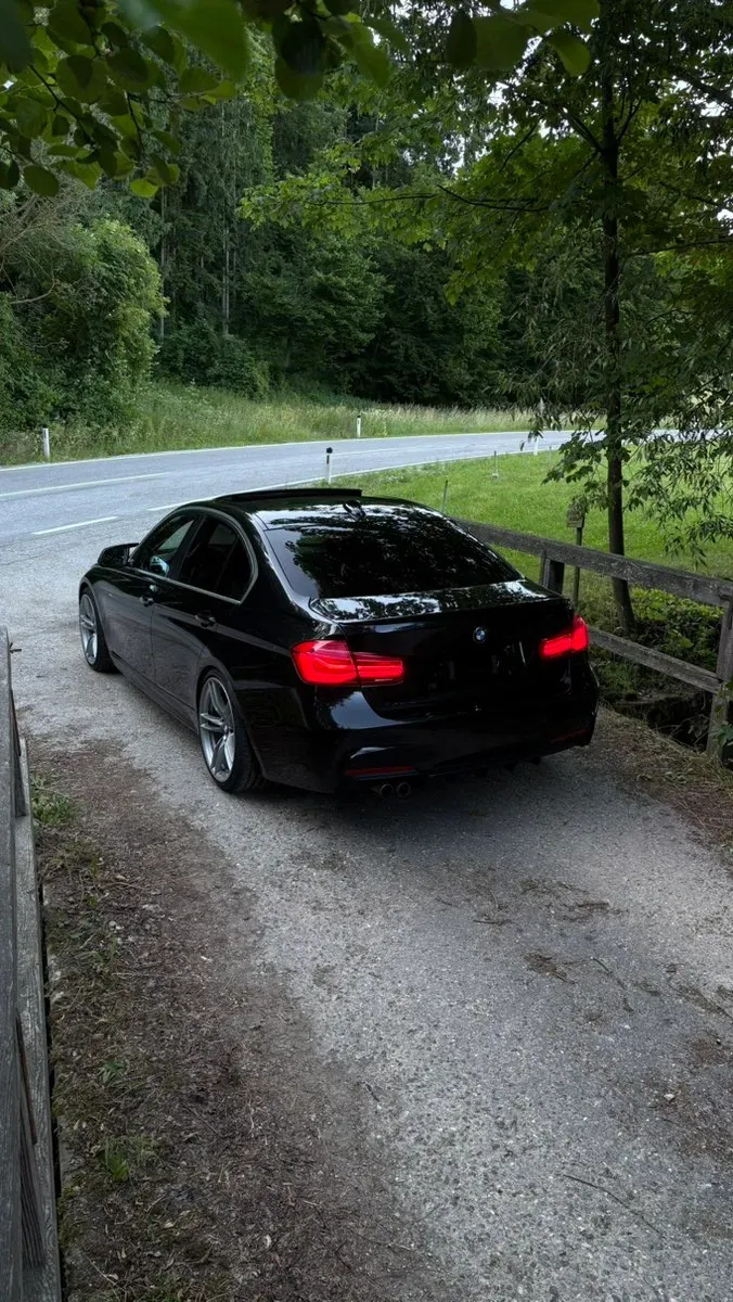 BMW 3 Series 2014 photo 2