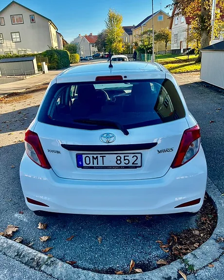 Toyota Yaris 2013 photo 3