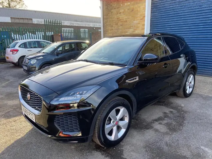 Jaguar E-Pace 2019 photo 2
