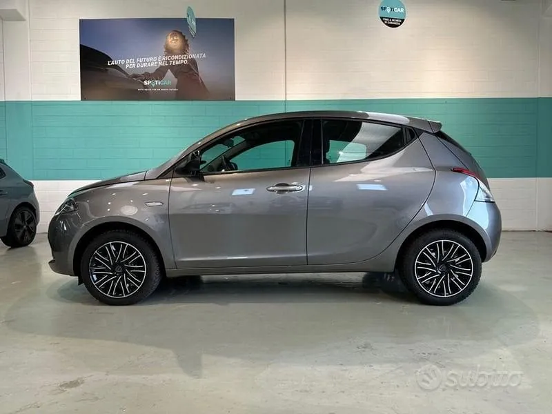 Lancia Ypsilon 2022 photo 2