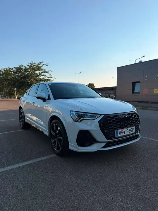 Audi Q3 2023 photo 3
