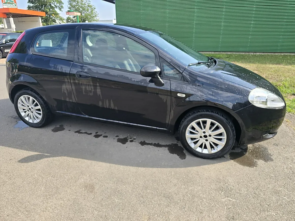 Fiat Punto 2011 photo 3