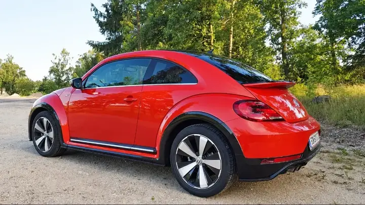 Volkswagen Beetle 2018 photo 2