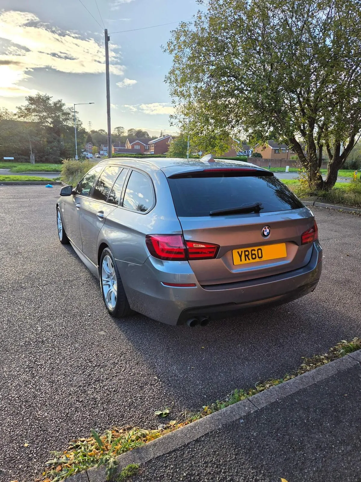 BMW 5 Series 2010 photo 2