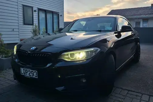 BMW 220I